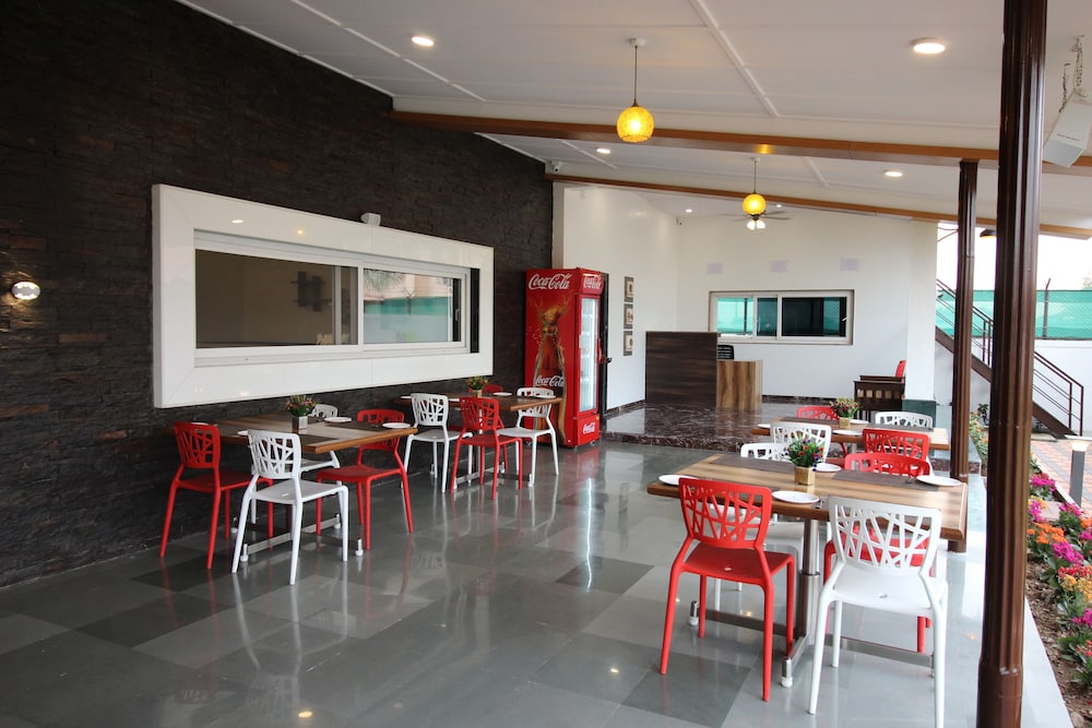 Hotel Majestique Pune 18/33