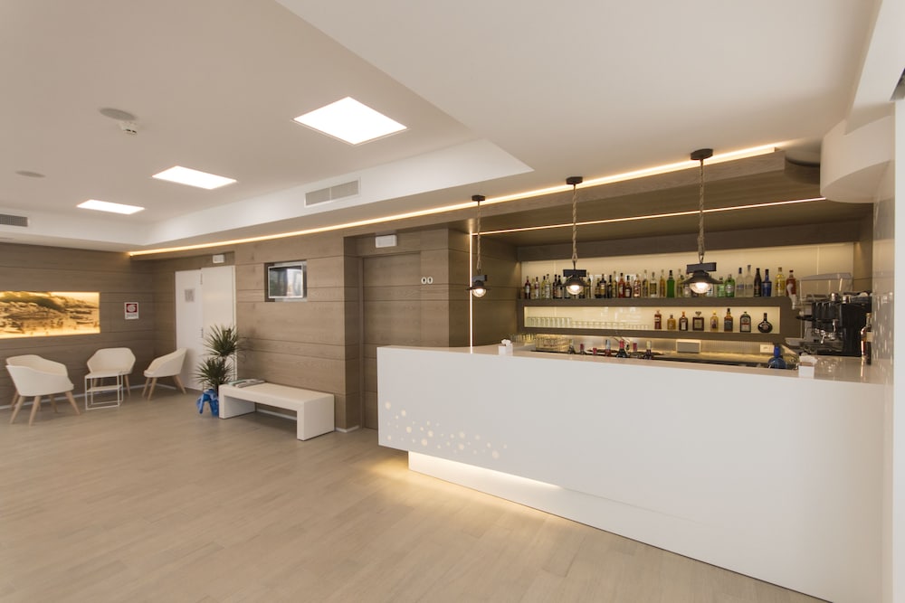 EST HOTEL 15/65