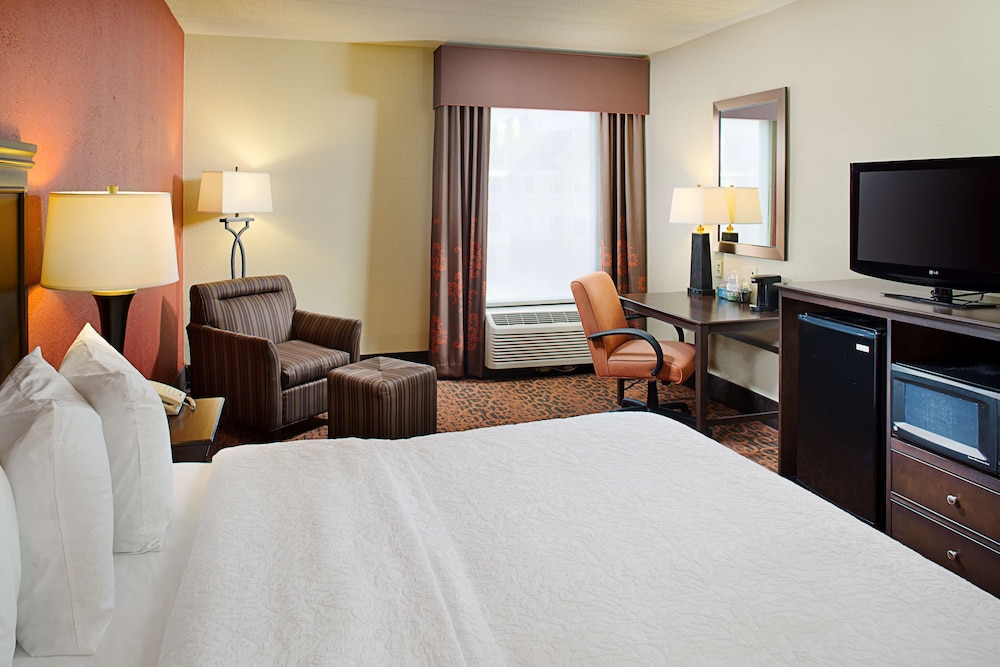 HAMPTON INN COLUMBIA 7/46
