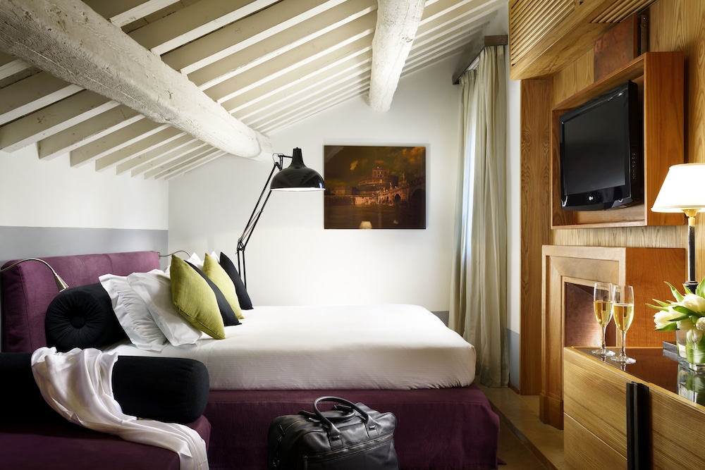ROOF TOP, SUITE