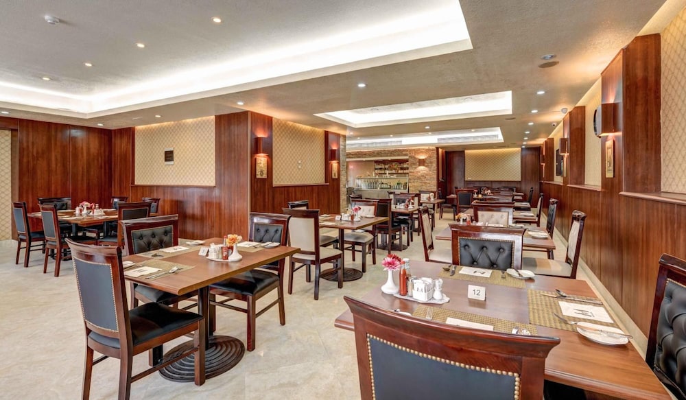 MIRITA HOTEL 27/36