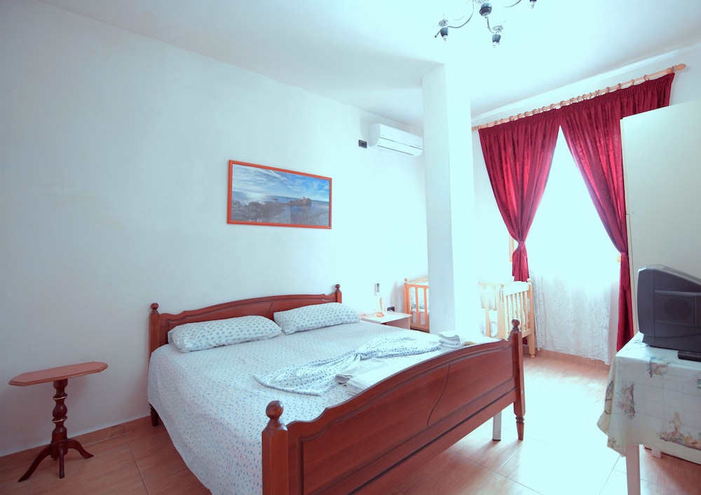 My Home Guest House 7/46