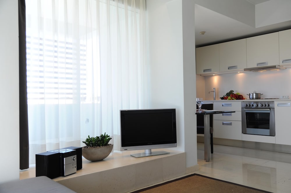 BRASIL SUITES 37/41