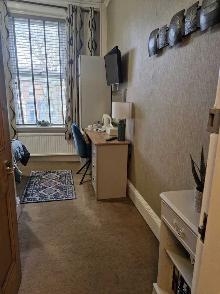 Warwick Lodge Bed and Breakfast - Guest house 21/34