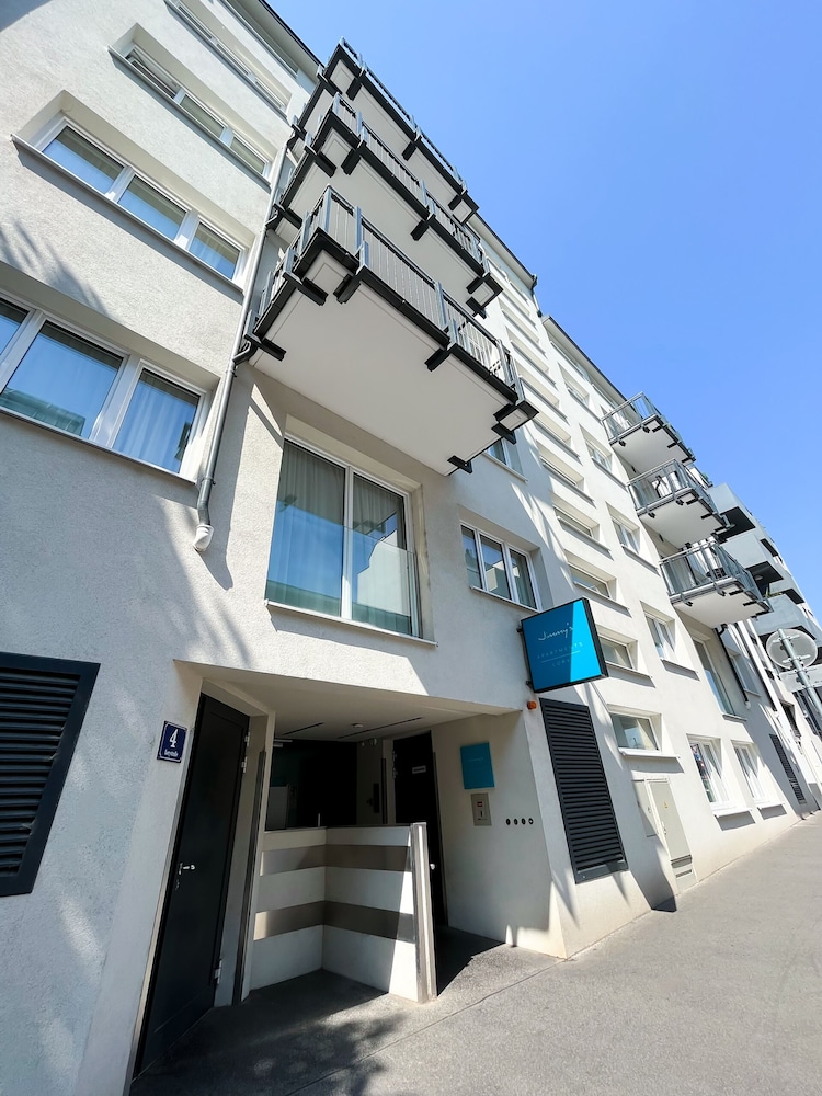 Jimmy's Apartments Lory 2/50