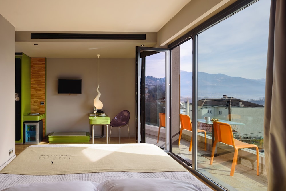 Essence Contemporary Living Hotel 20/50