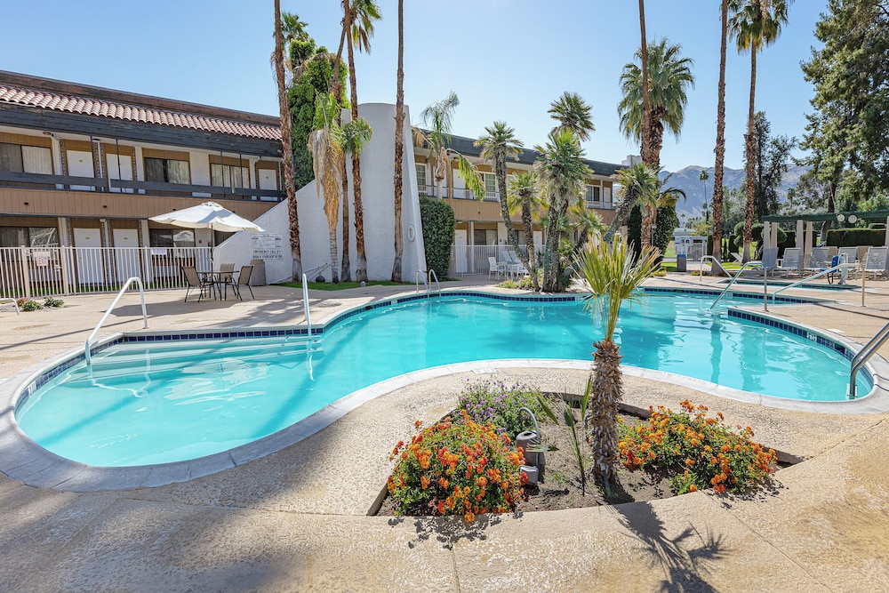Travelodge By Wyndham Palm Springs 35/41