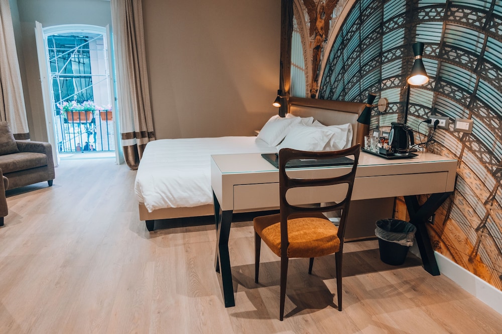 Caruso Place Boutique Wellness Suites 57/70