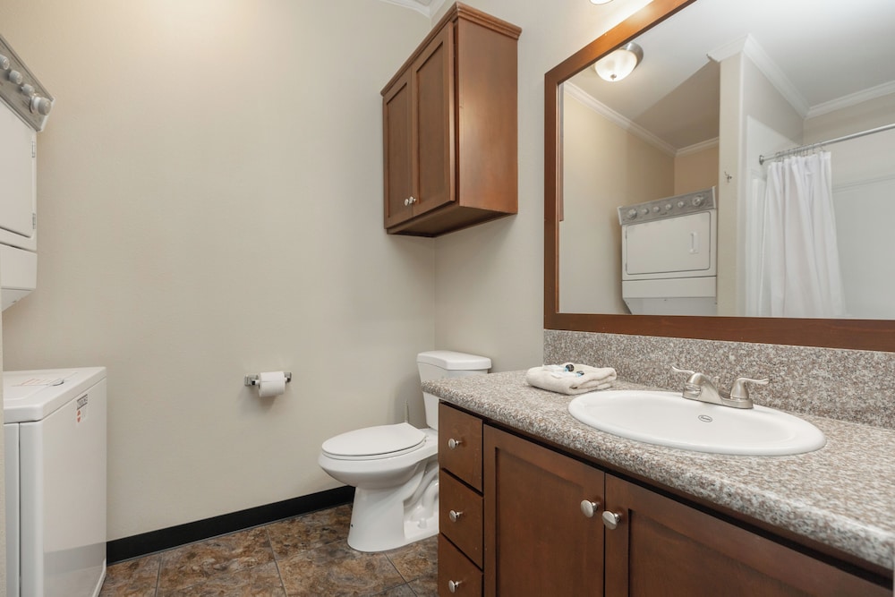 Freeport Extended Stay Studios 47/50