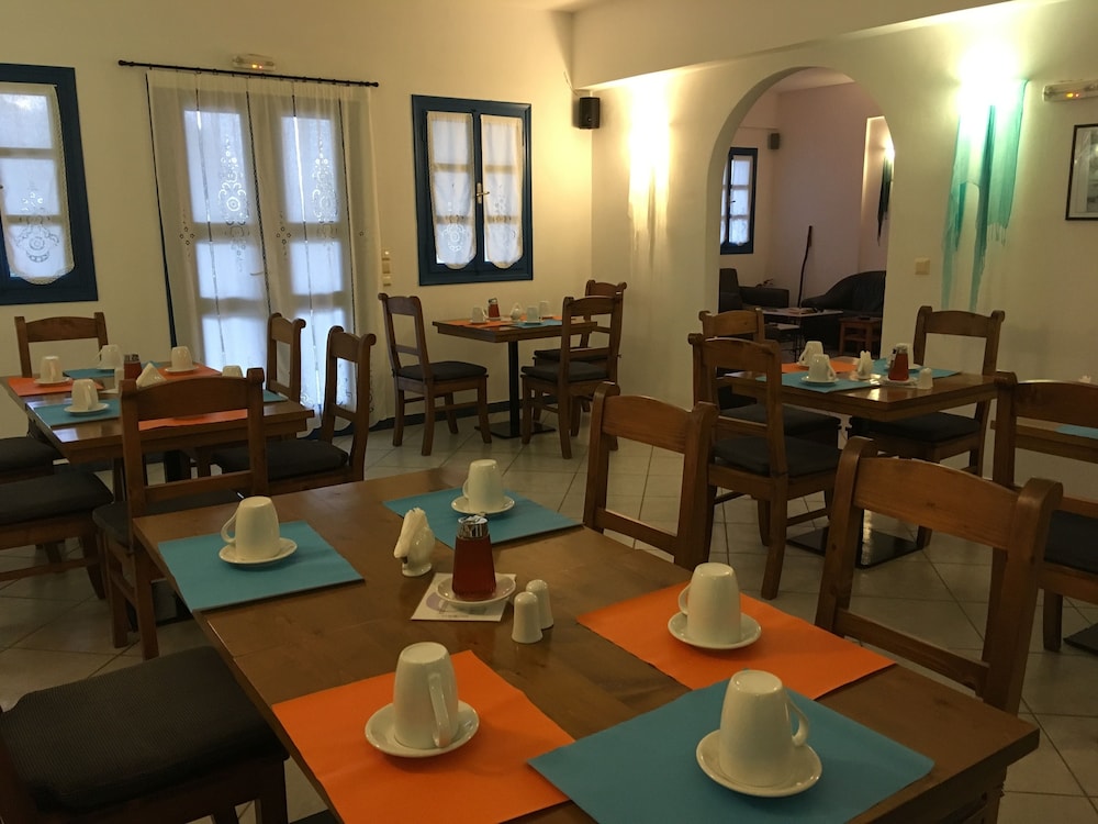 Irigeneia Hotel 55/71