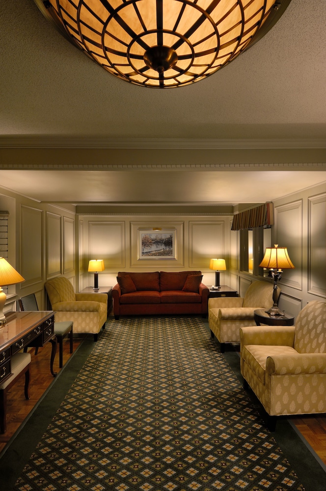 Royal Scot Hotel & Suites, Trademark Collection by Wyndham 18/76