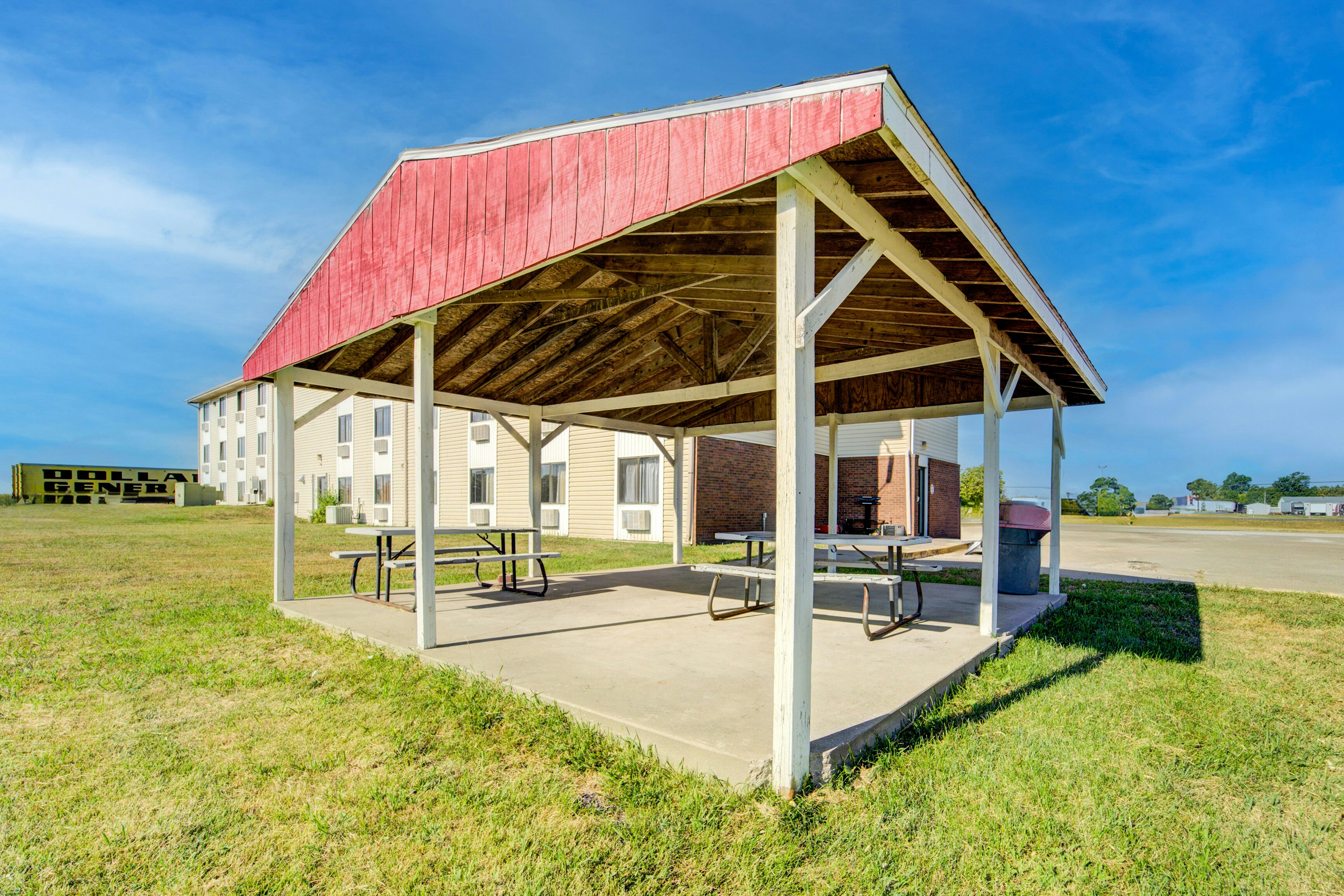 Capital O Amerihost Inn and Suites Kingdom City Hwy 54 MO 47/54