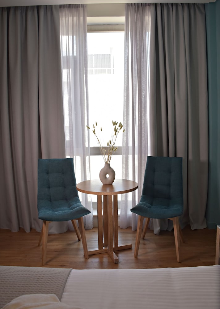 Arethusa Hotel 36/50