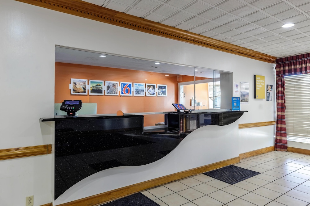Lobby at Motel6 Dumfries, VA, DUMFRIES - VA