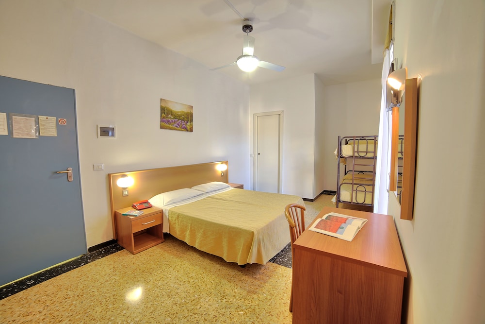 HOTEL MAYOLA 50/73
