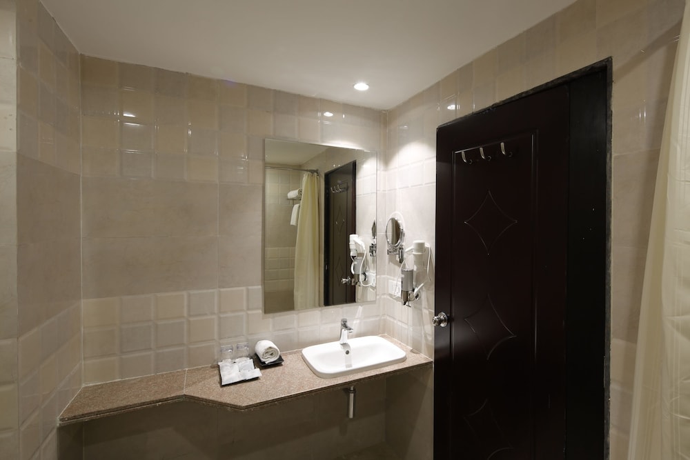 REGENTA Inn Ranip Ahmedabad 29/32