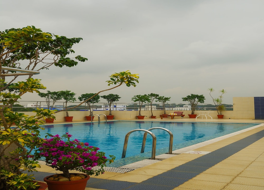 Classic Sarovar Portico 1/56