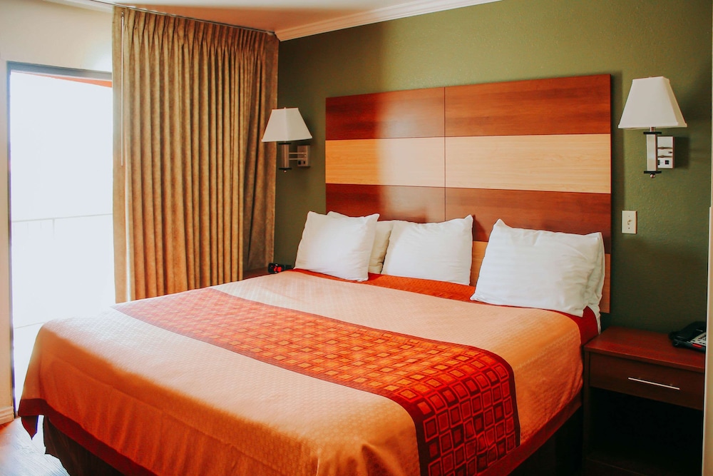 Rodeway Inn & Suites Lake Havasu City 9/26
