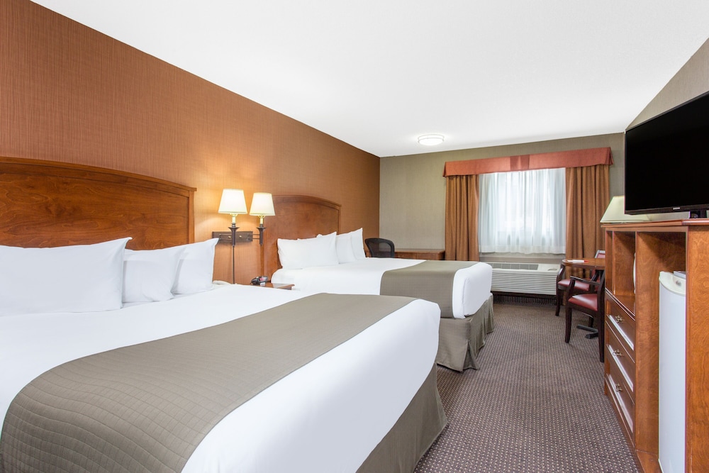 DELUXE, 2 QUEEN BEDS