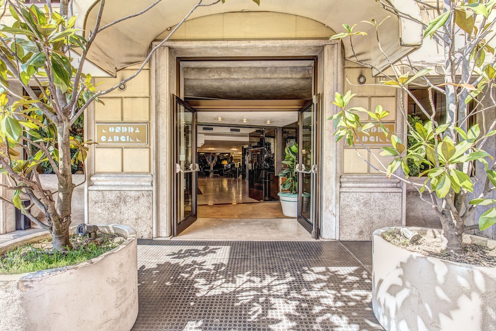art'otel Rome Piazza Sallustio, Powered by Radisson Hotels 24/50