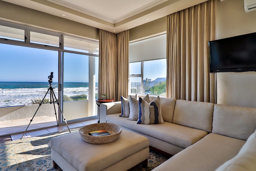 Hermanus Beachfront Lodge 27/43