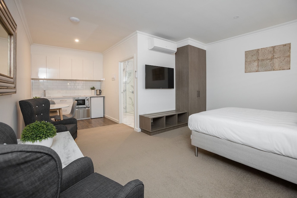 Newington Apartments 15/38