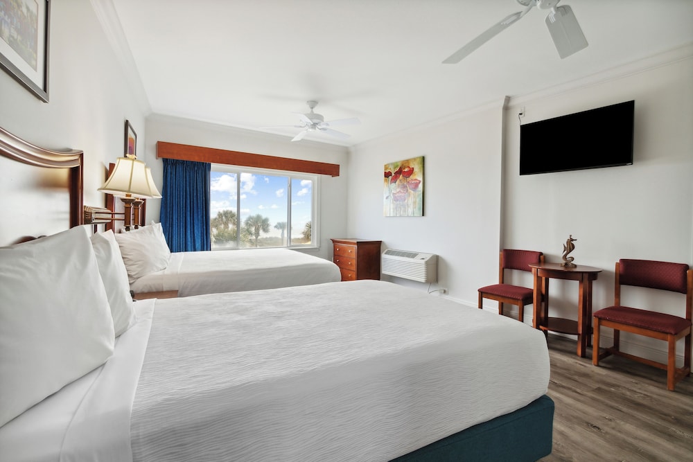 Suite, King Bed, King and Double Bed, Ocean Front