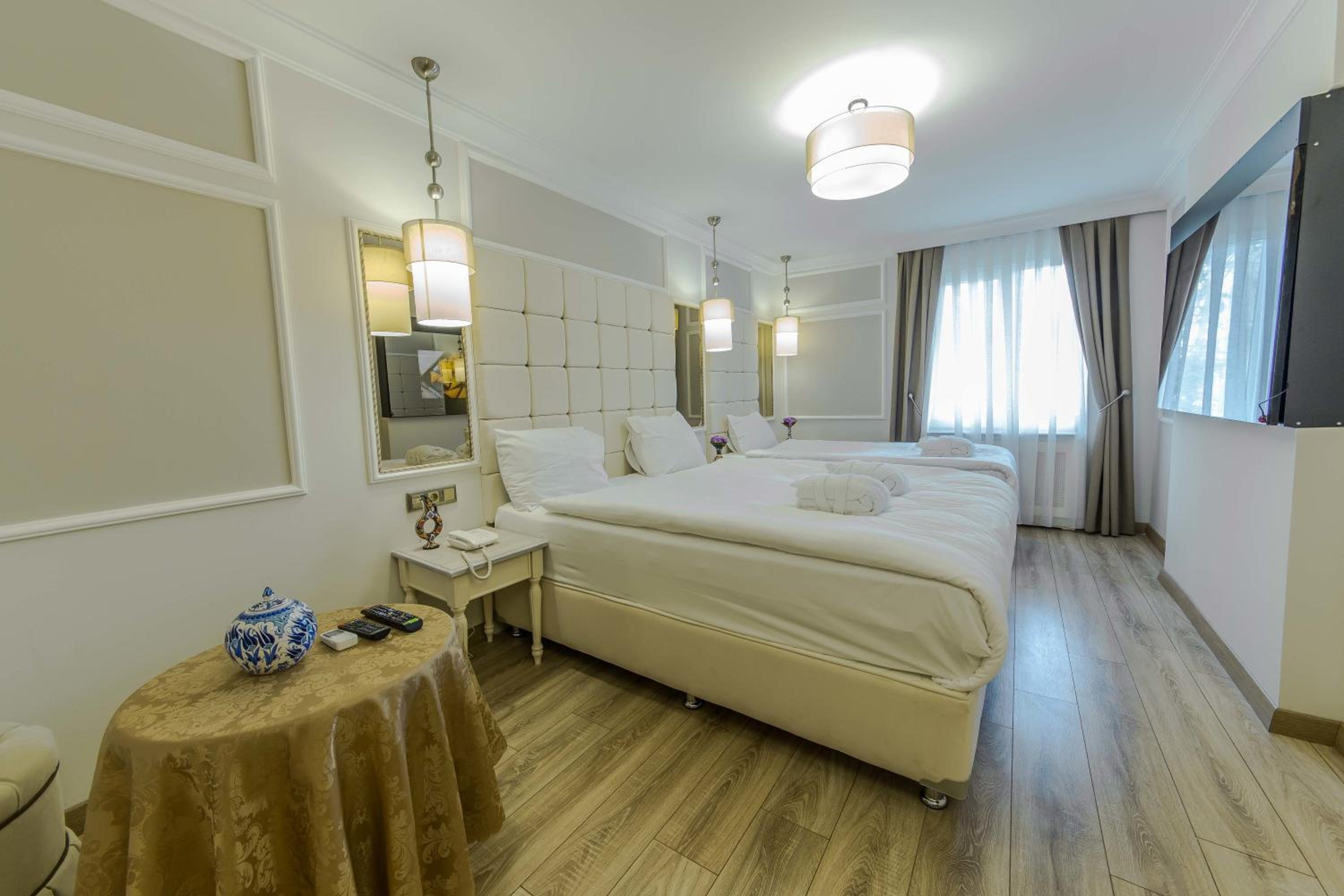 Family, King and Twin Beds