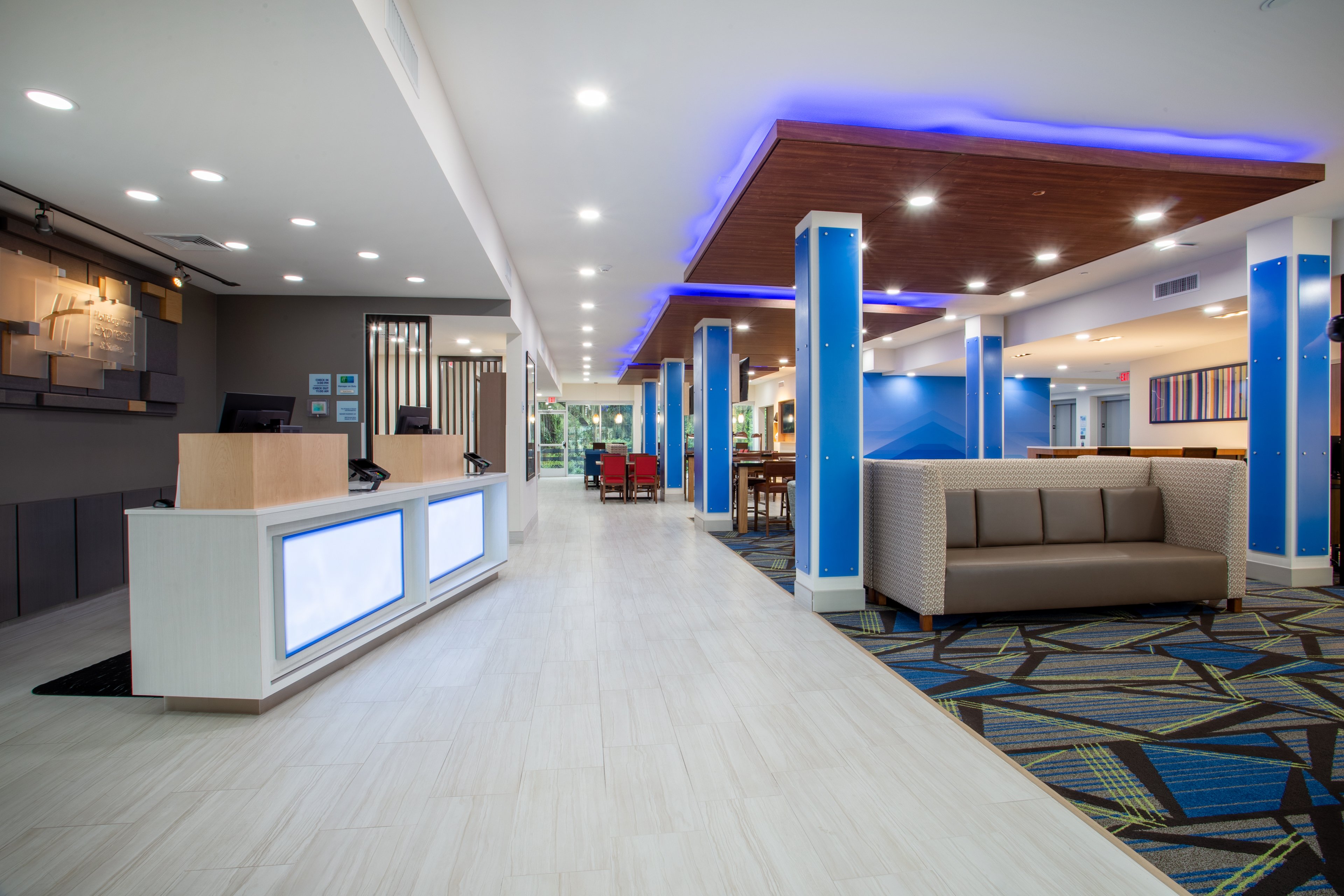 Holiday Inn Express And Suites Deland South 7/49