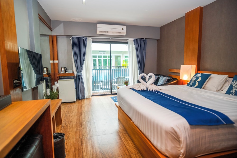 Room, Double Bed, Pool Side