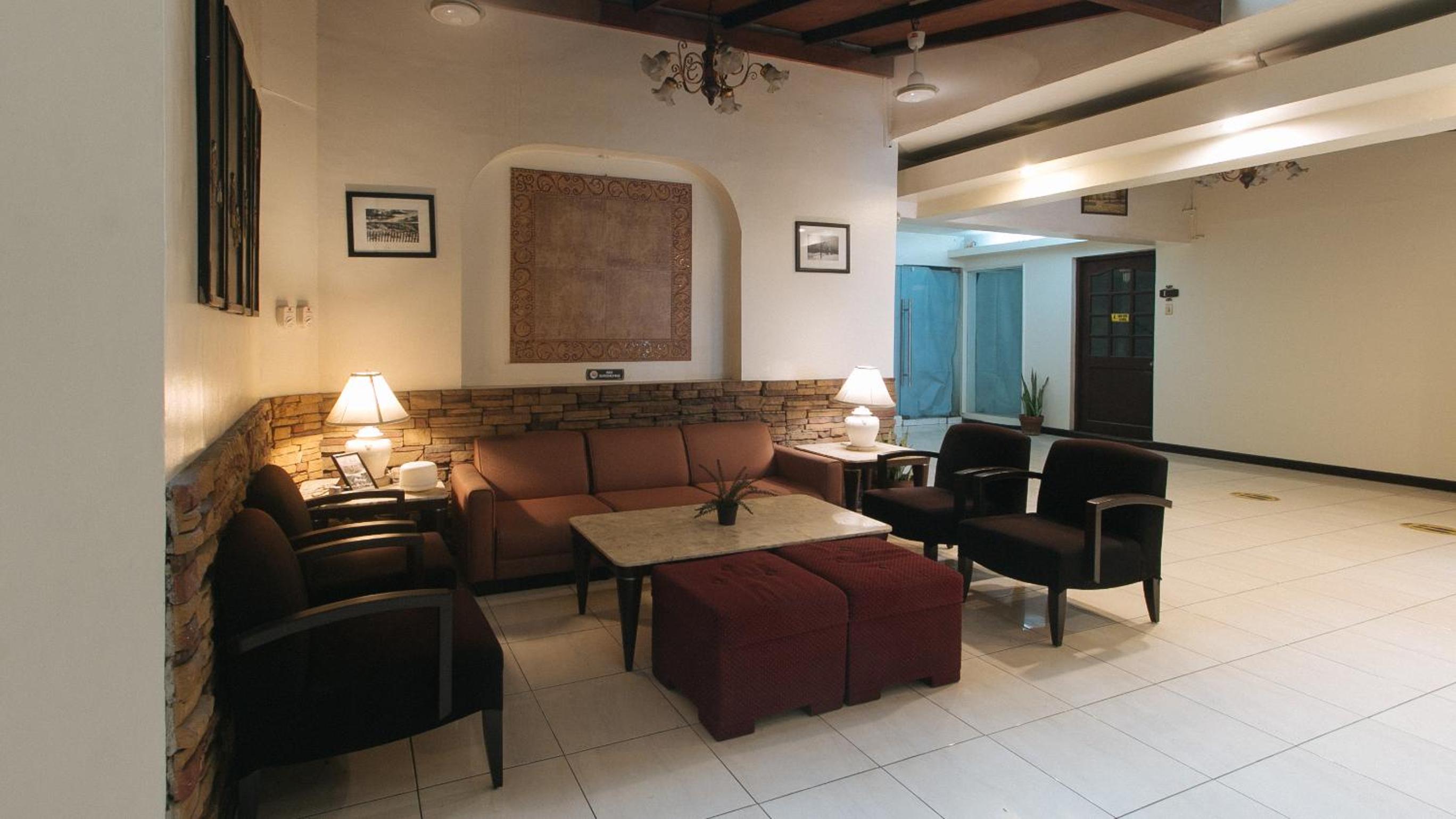 El Rico Suites 38/47