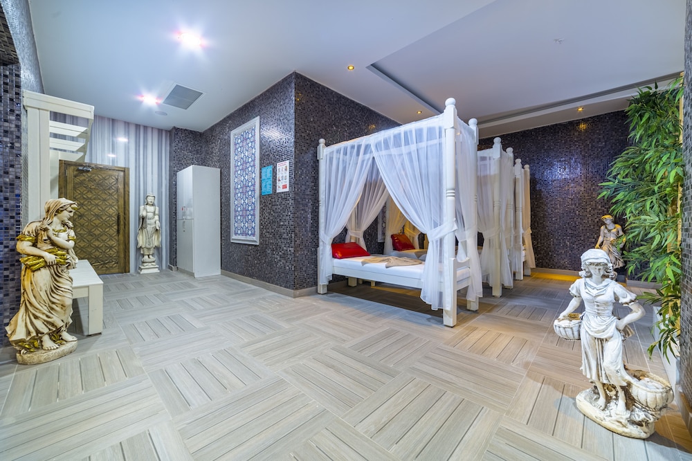 Lonicera Premium Hotel 8/42