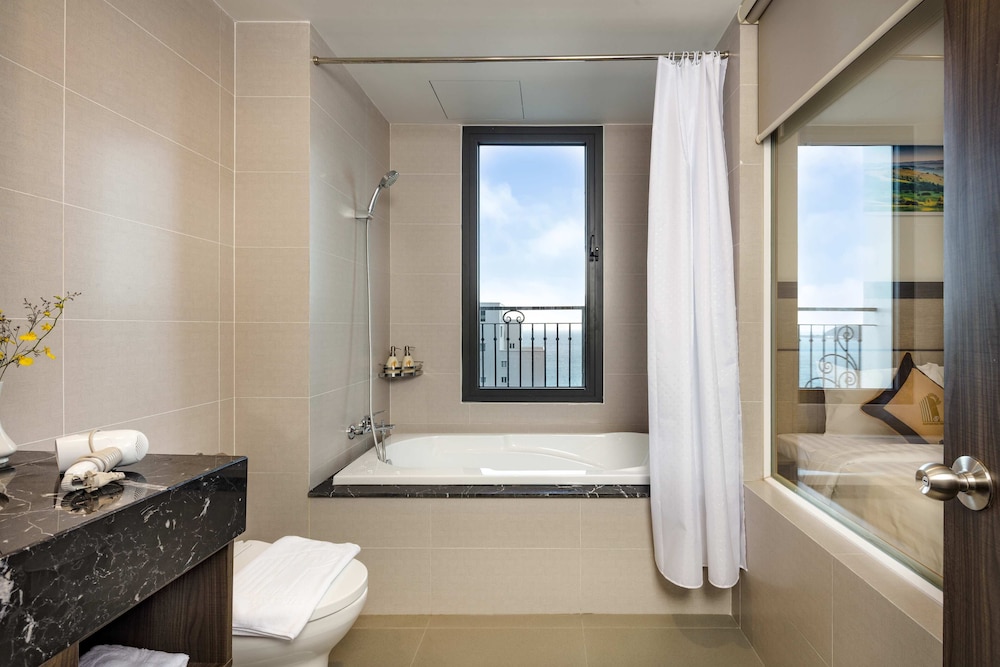 ASTON Nha Trang City Hotel 54/55