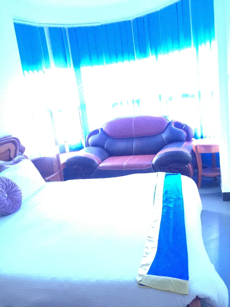Bl Airport Hotel 38/45