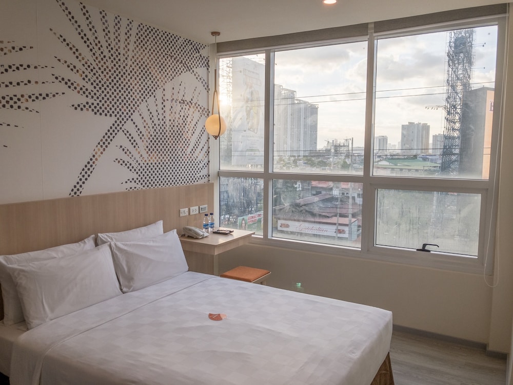 Go Hotels Mandaluyong 15/40