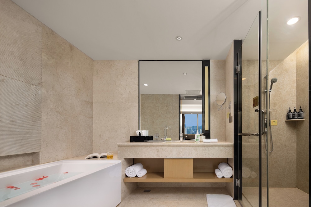 Changsha Huatian Hotel 28/29