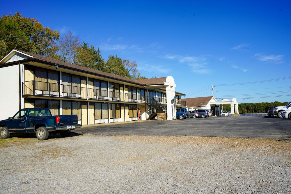 Sunset Inn Clarksville 34/44