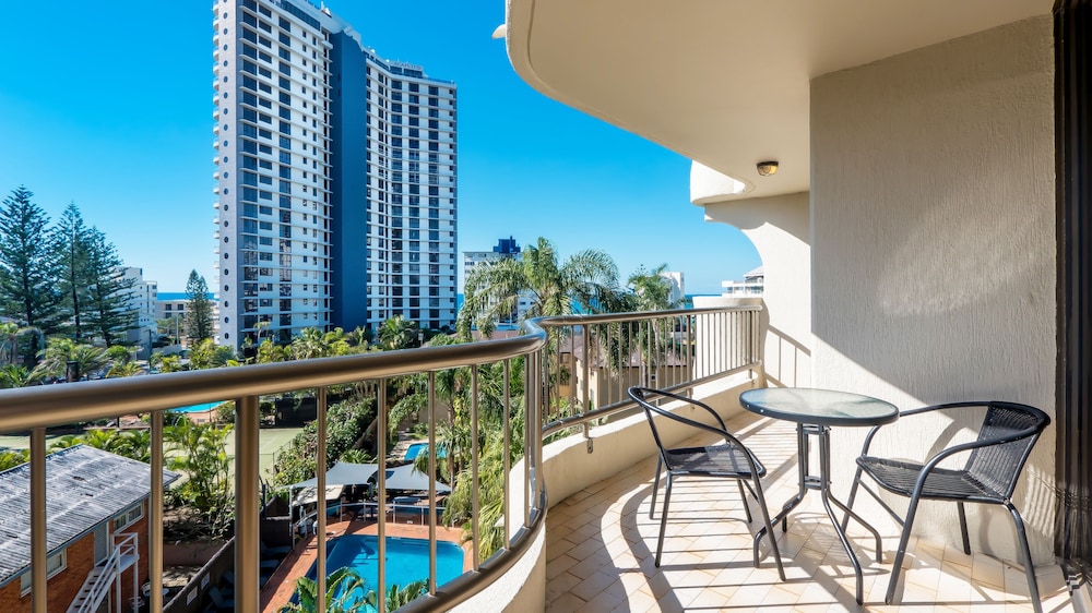ARISTOCRAT APARTMENTS. 39/50