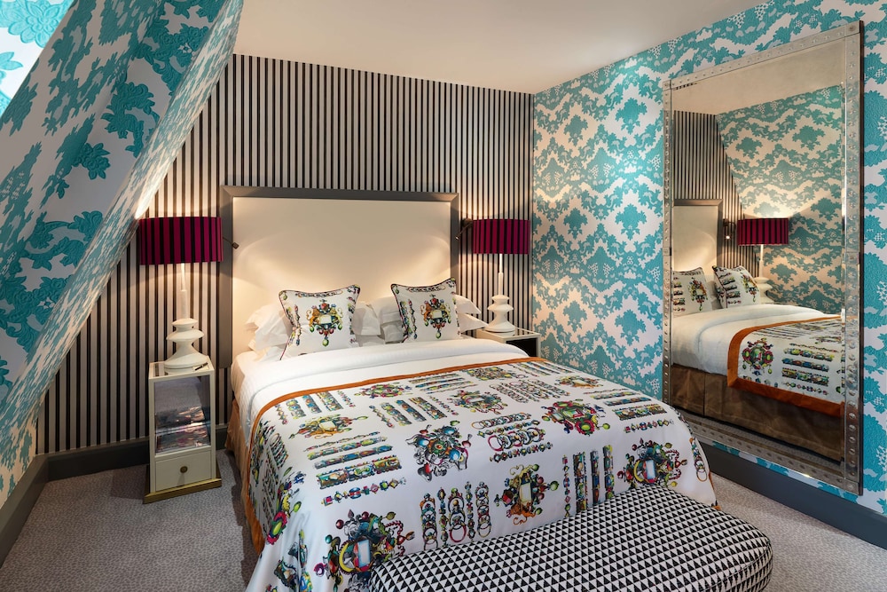 PLUS, DELUXE, DOUBLE BED