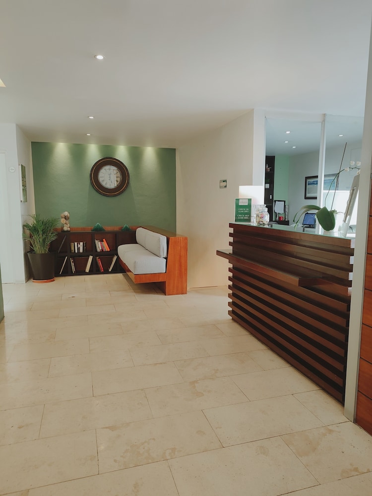 Lombardo Suites 7/50