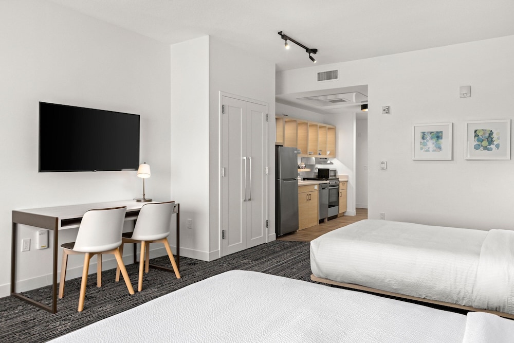 TownePlace Suites by Marriott Cape Canaveral Cocoa Beach 40/50