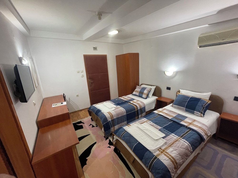 Hotel Square 25/55