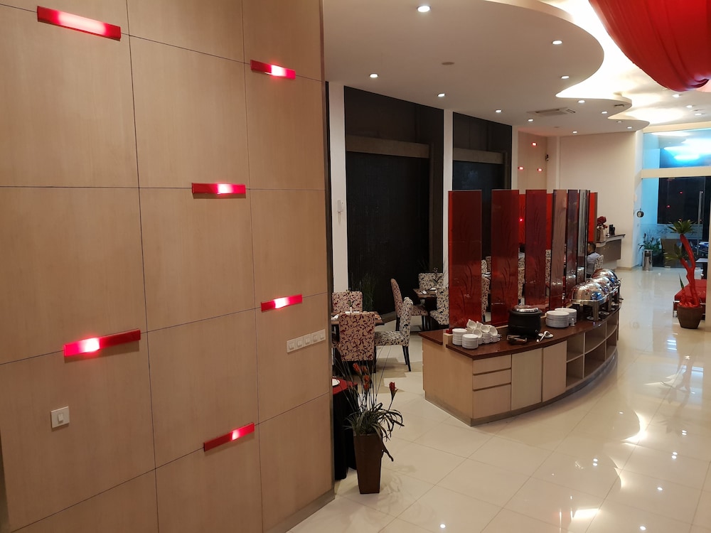 Scarlet Kebon Kawung Hotel 66/71