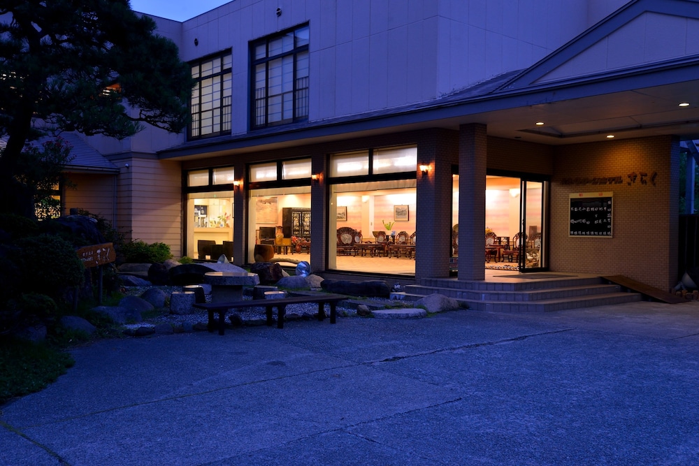 Sado Green Hotel Kiraku 1/5