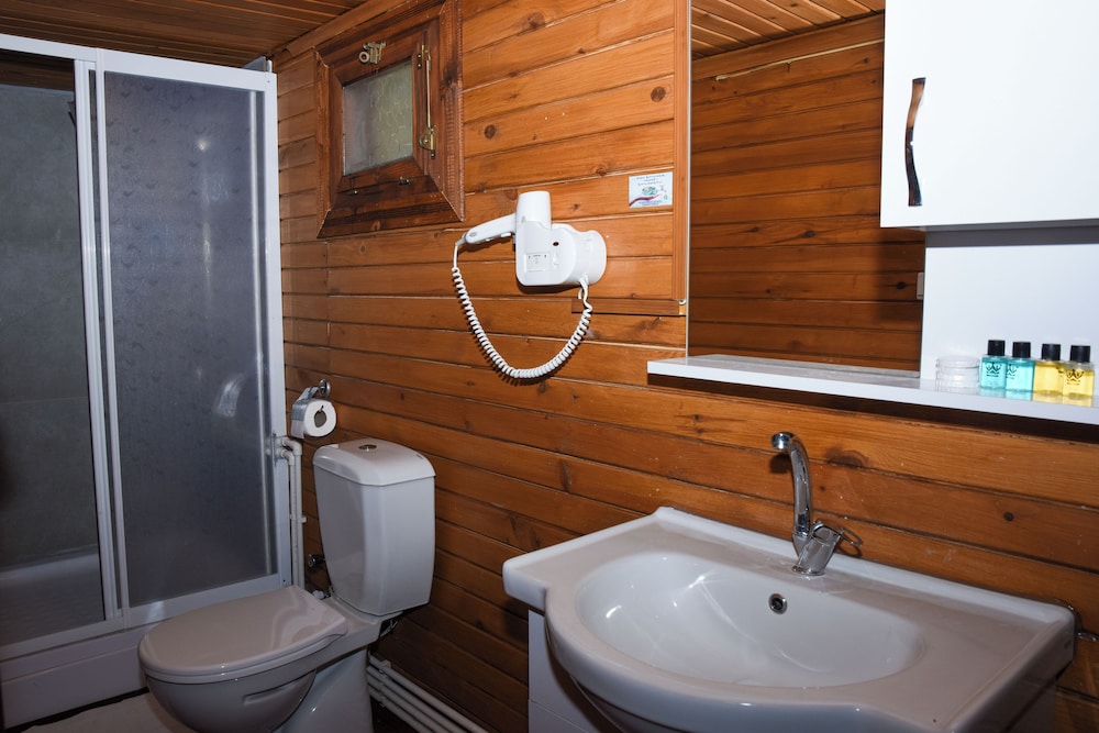 Campinari Doga Evleri & Restaurant 50/50