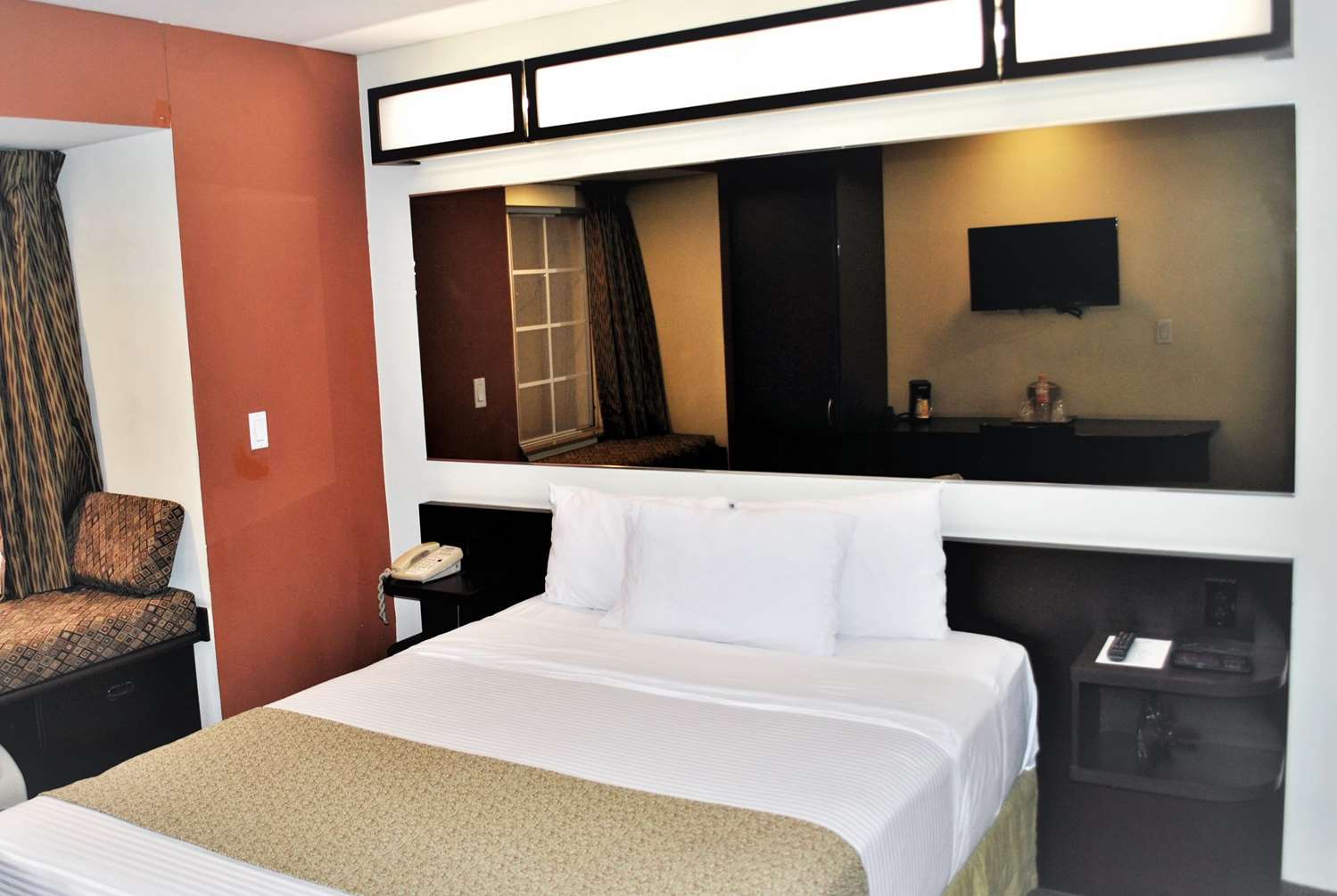 Microtel Inn and Suites by Wyndham Toluca 13/41