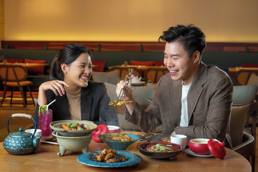 Mercure Bangkok Surawong 50/64
