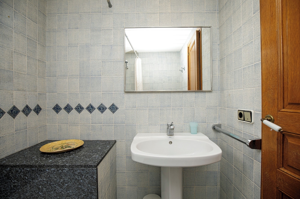 Hostal Mas 31/42