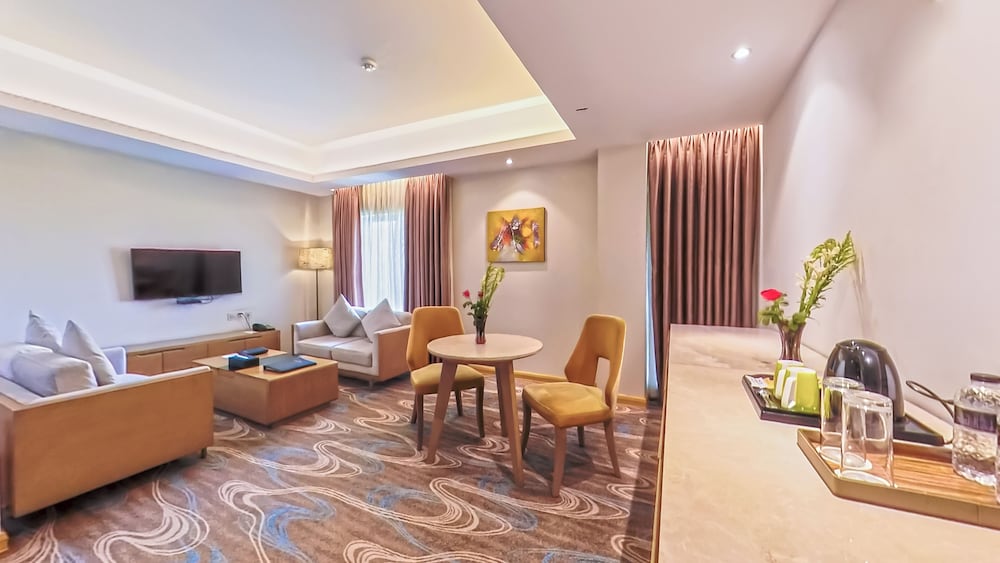 Golden Tulip the Grandmark Dhaka 44/60
