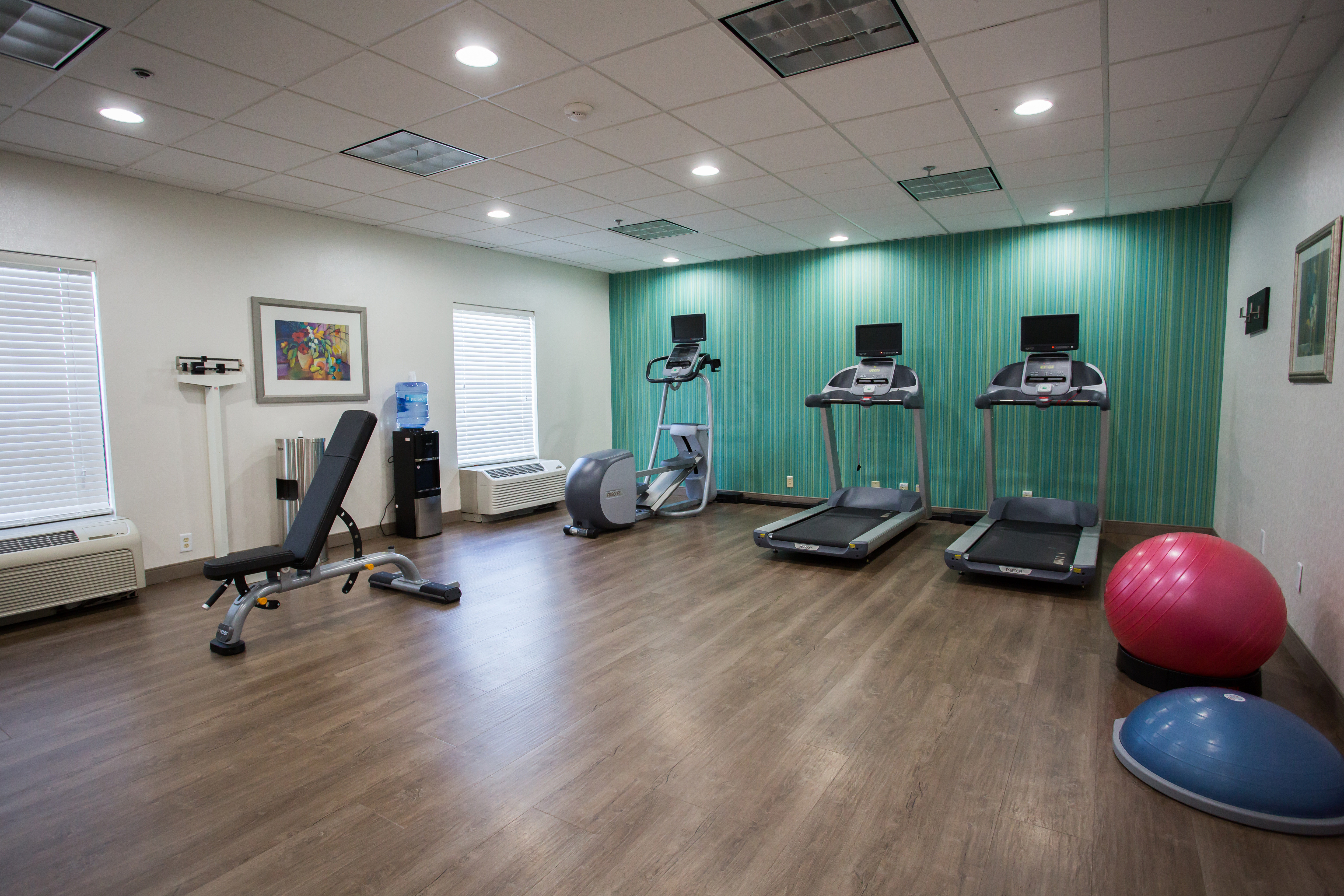 HOLIDAY INN EXPRESS WILMINGTON 30/48